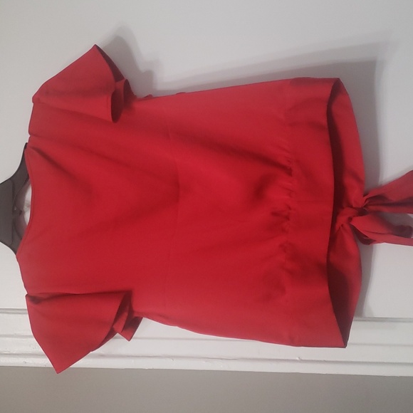 Red flutter sleeve blouse - Picture 2 of 2